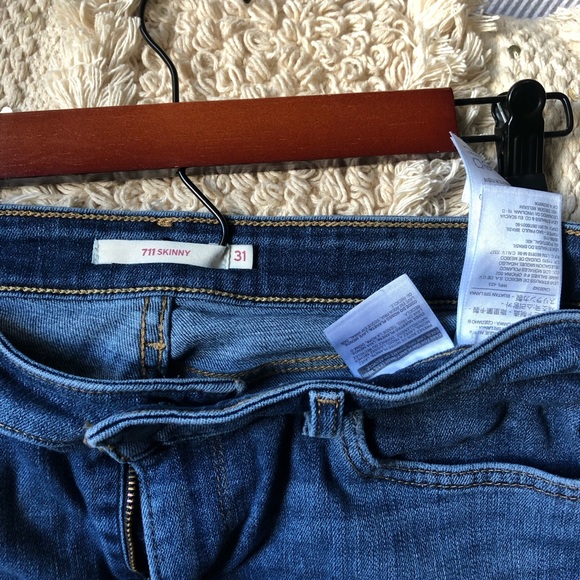 Levis 711 Jeans - Picture 7 of 8